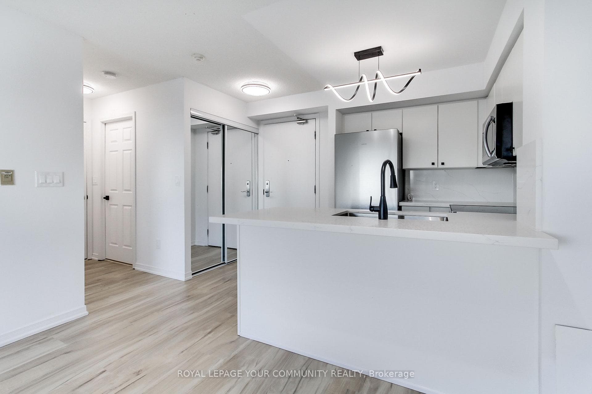 18 Valley Woods Road Unit 1010 photo 13