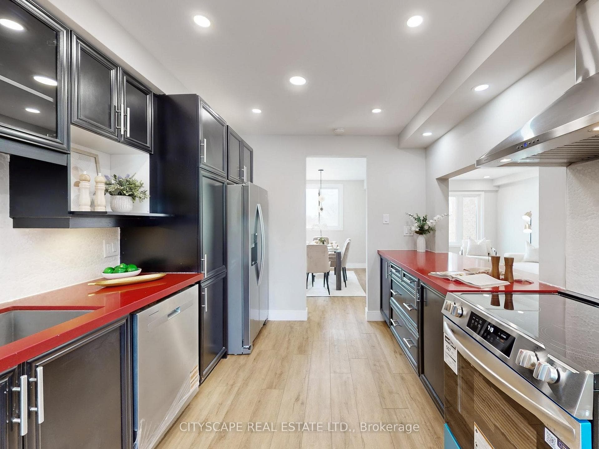 1484 Credit Woodlands Court photo 12
