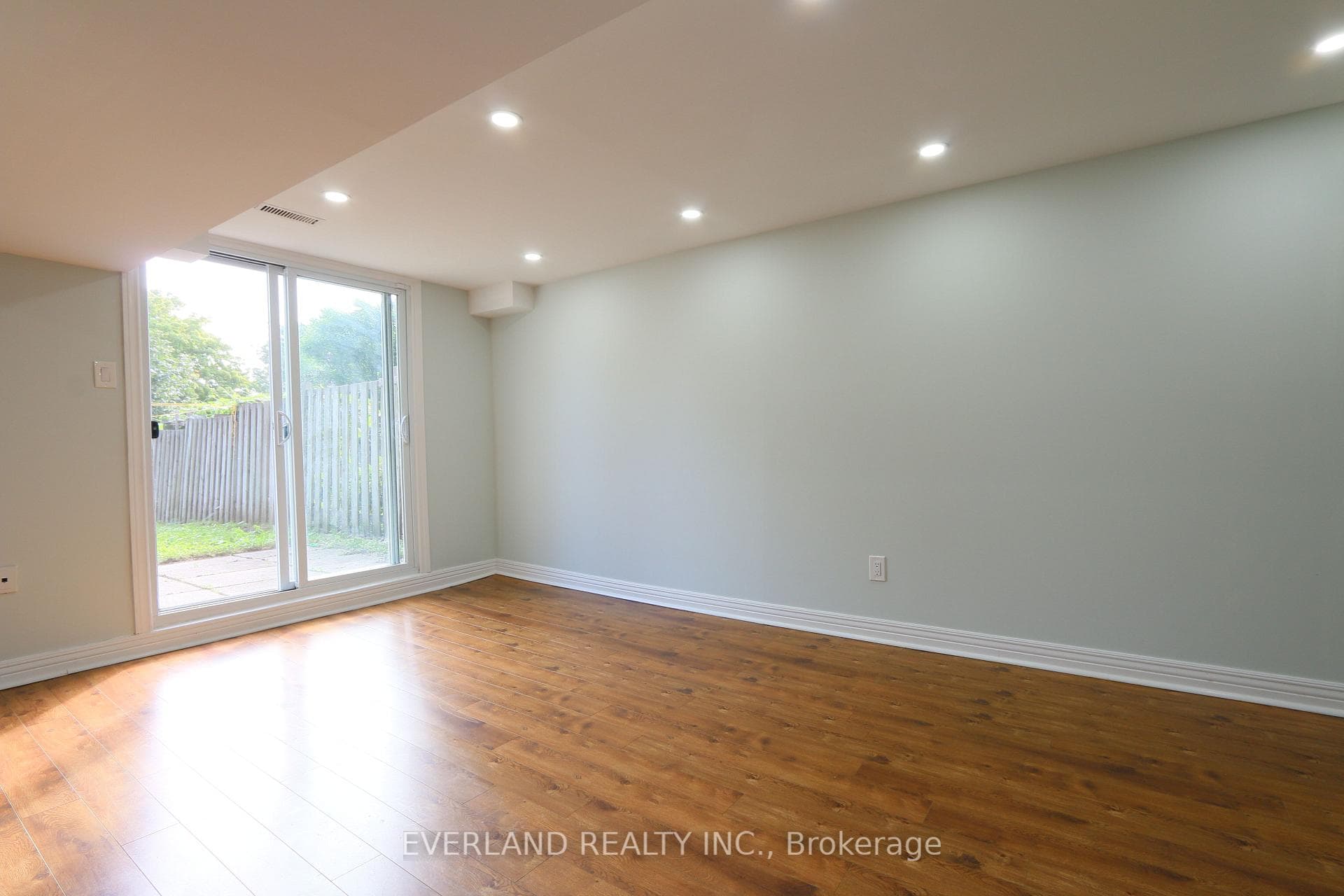 63 Treetops Court photo 13