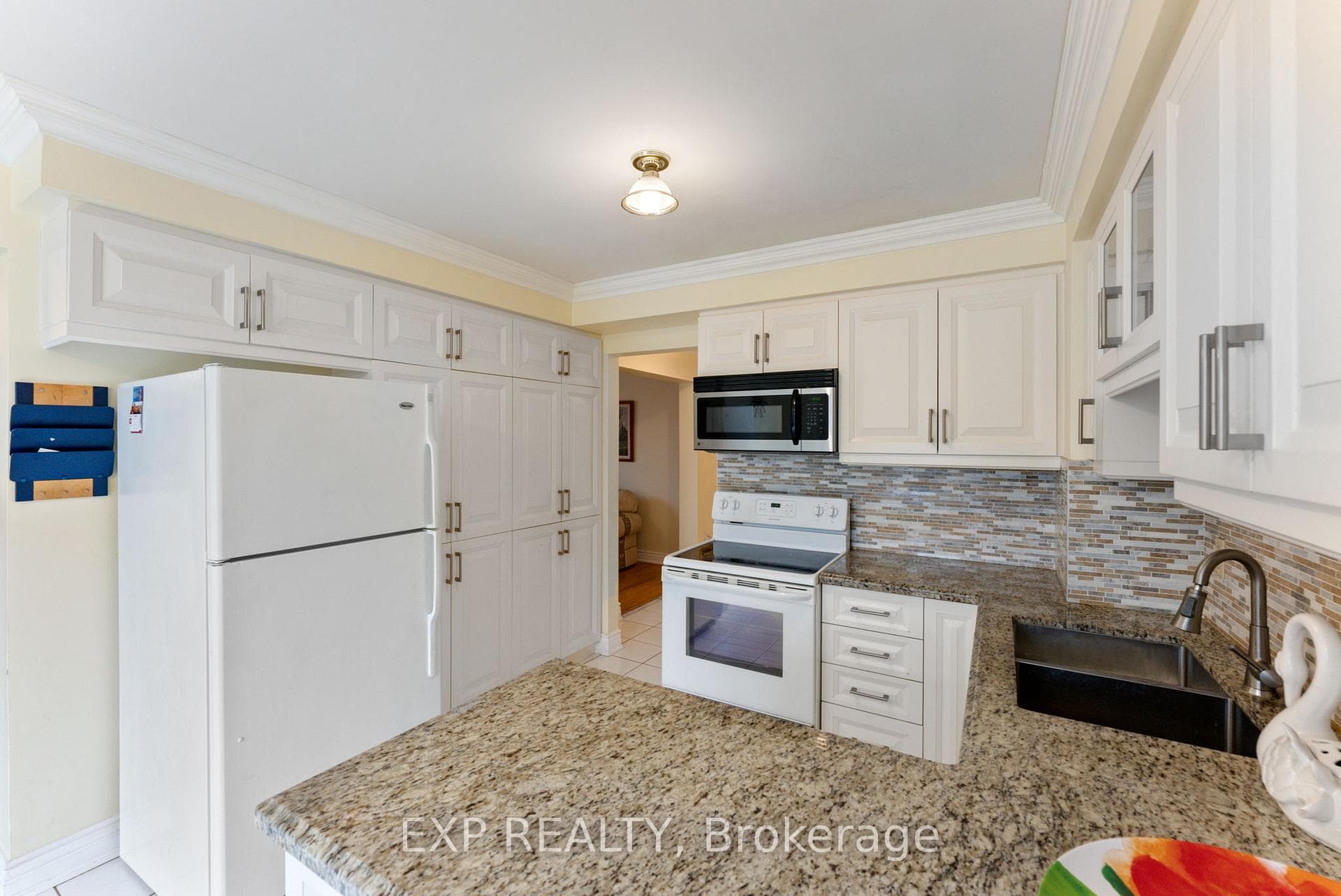 4334 Waterford Crescent photo 12