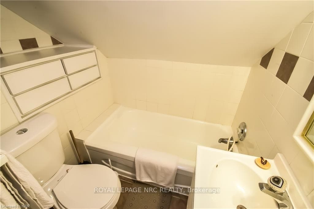 200 RUSSELL Avenue Unit 3 photo 19