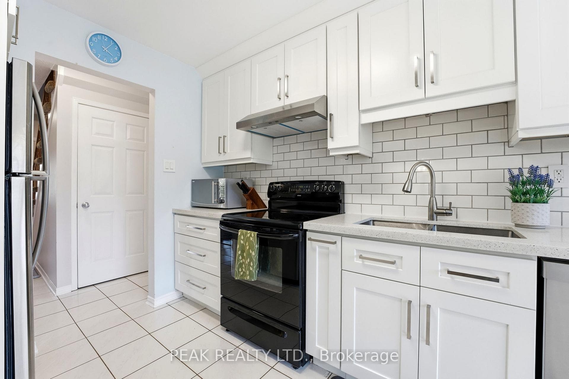 21 Garden Crescent photo 15