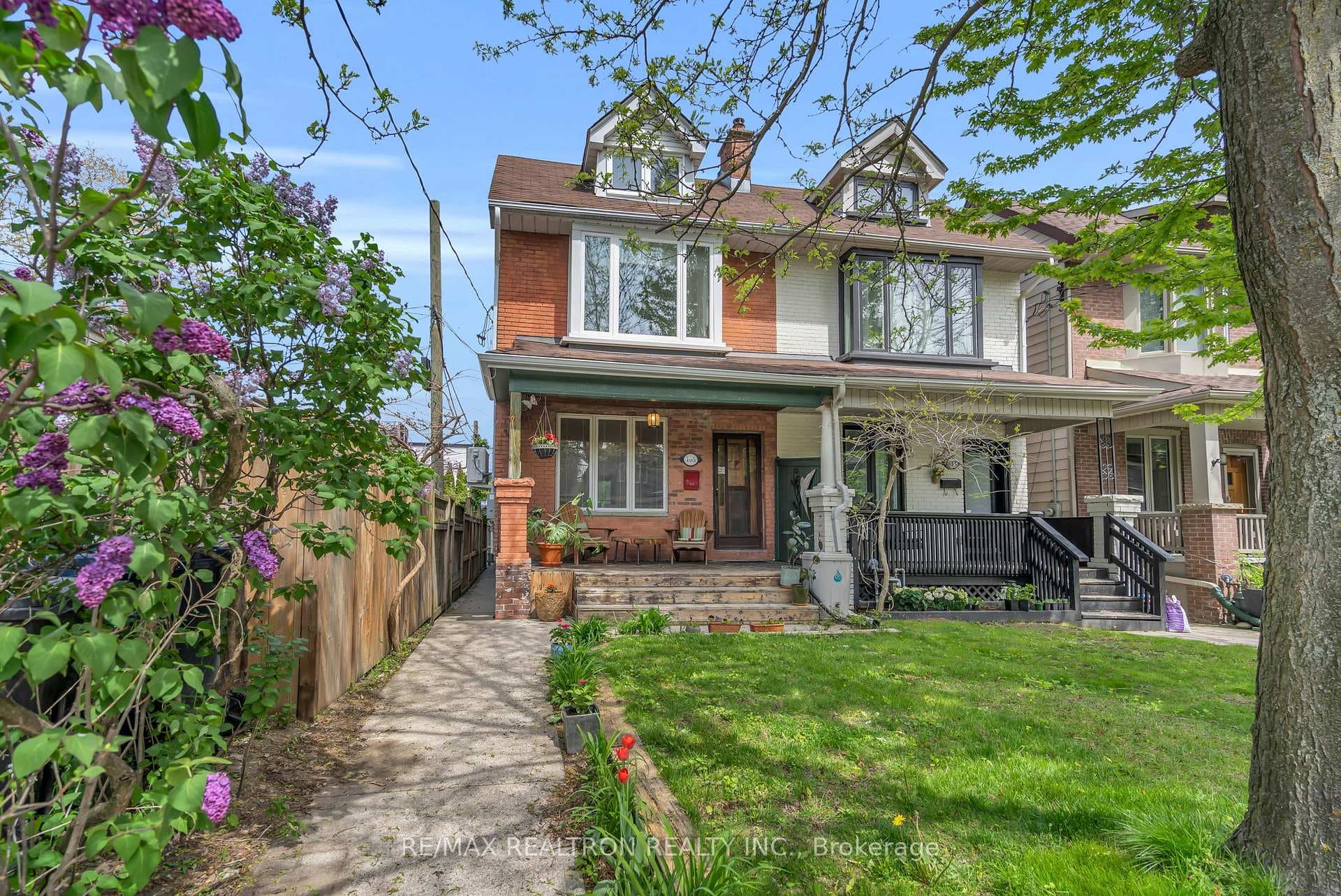105 Dewhurst Boulevard photo 3