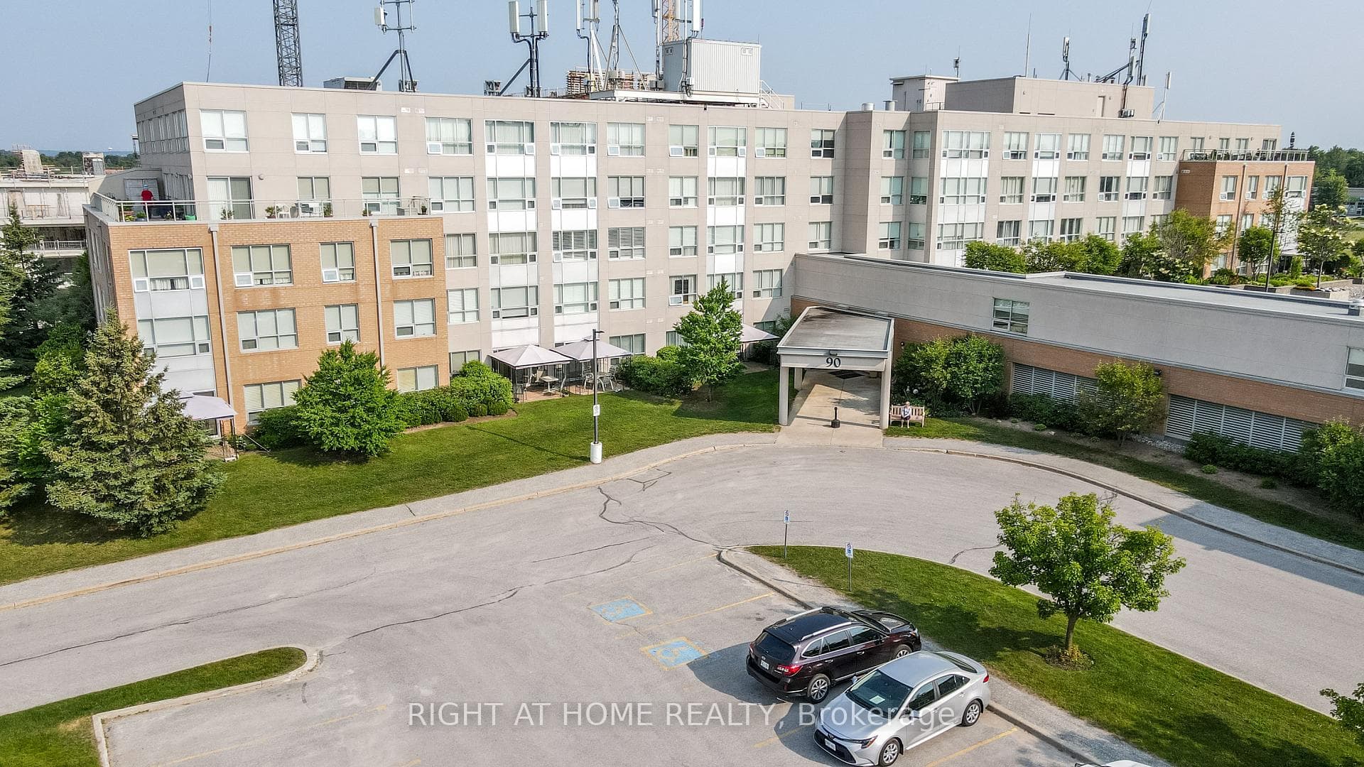 94 Dean Avenue Unit 305 photo 3
