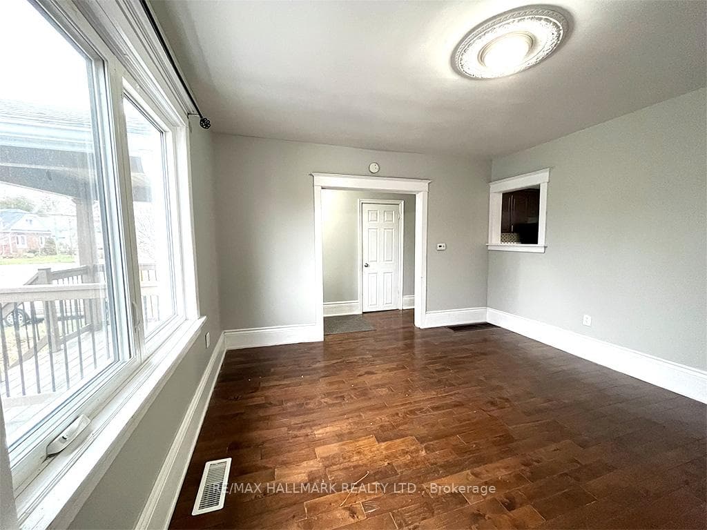 67 Claremore Avenue photo 9