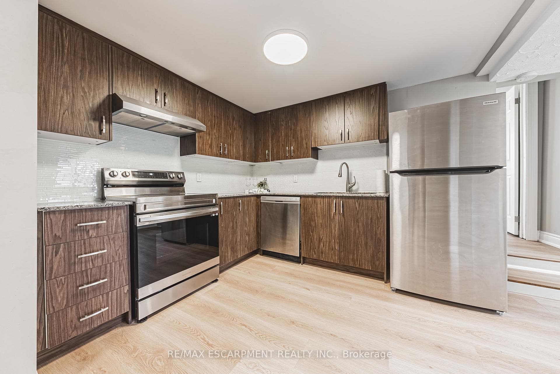 24 Rowanwood Street photo 12