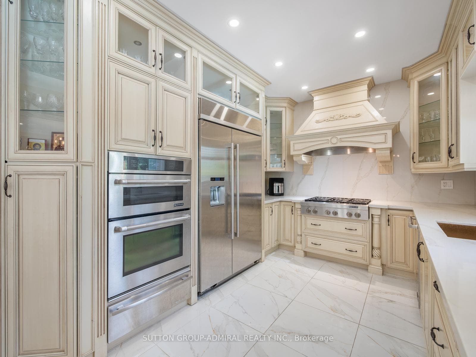 18 Thatcher Avenue photo 14