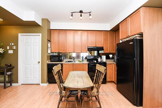 3046 Eglinton Avenue Unit 56 photo 6