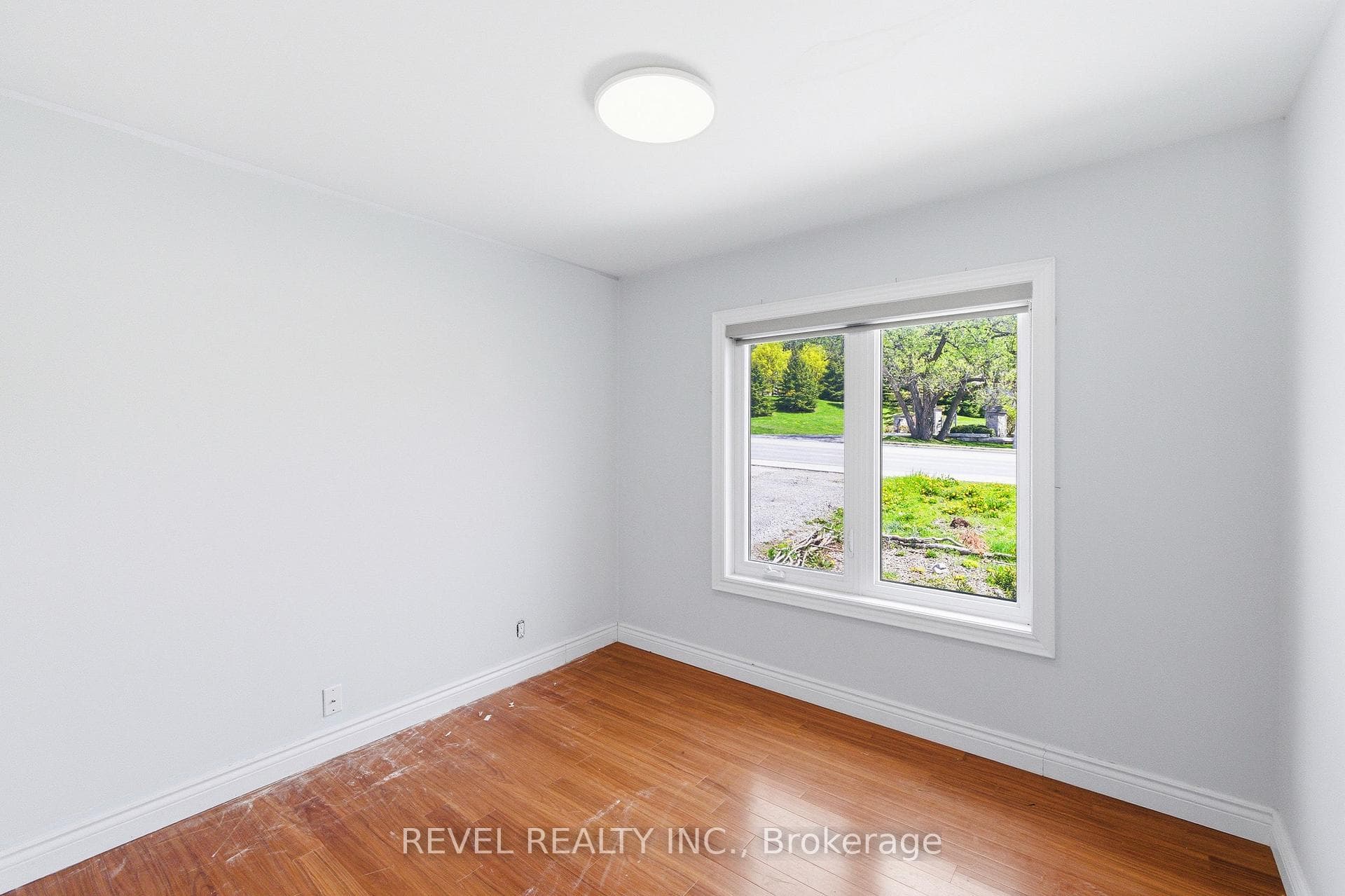 990 Harmony Road Unit Main photo 18
