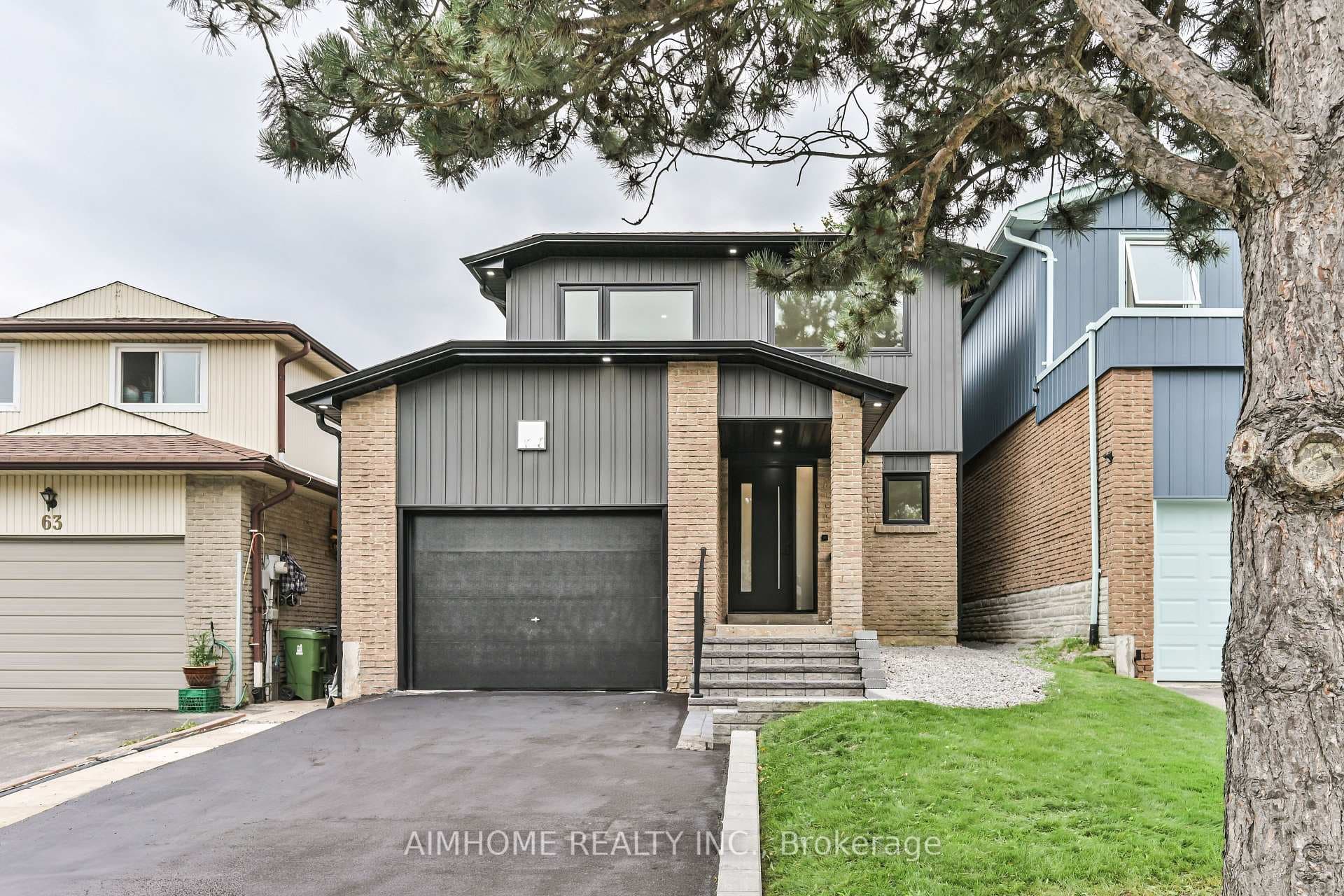 61 Newdawn Crescent photo 1