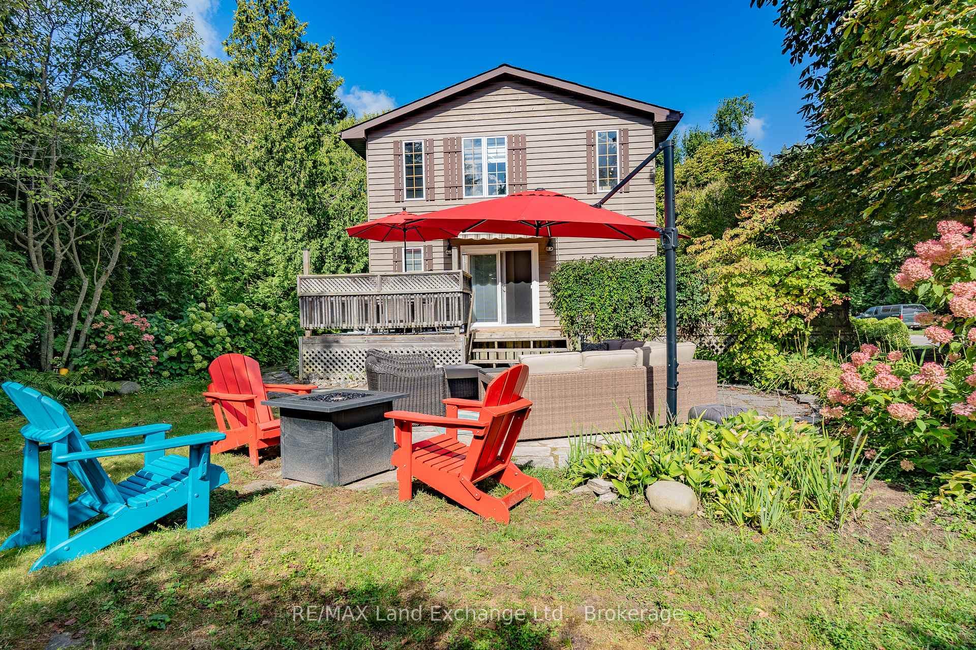 215 Island Street photo 11