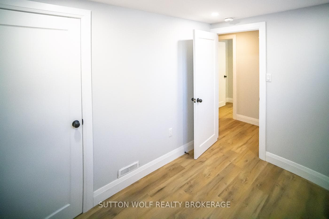 235 William Street photo 28