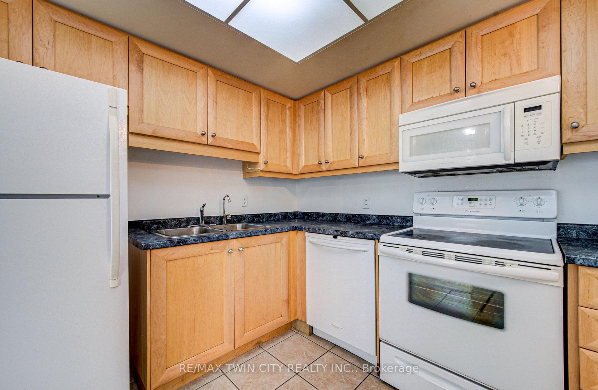 190 Hespeler Road Unit 905 photo 41