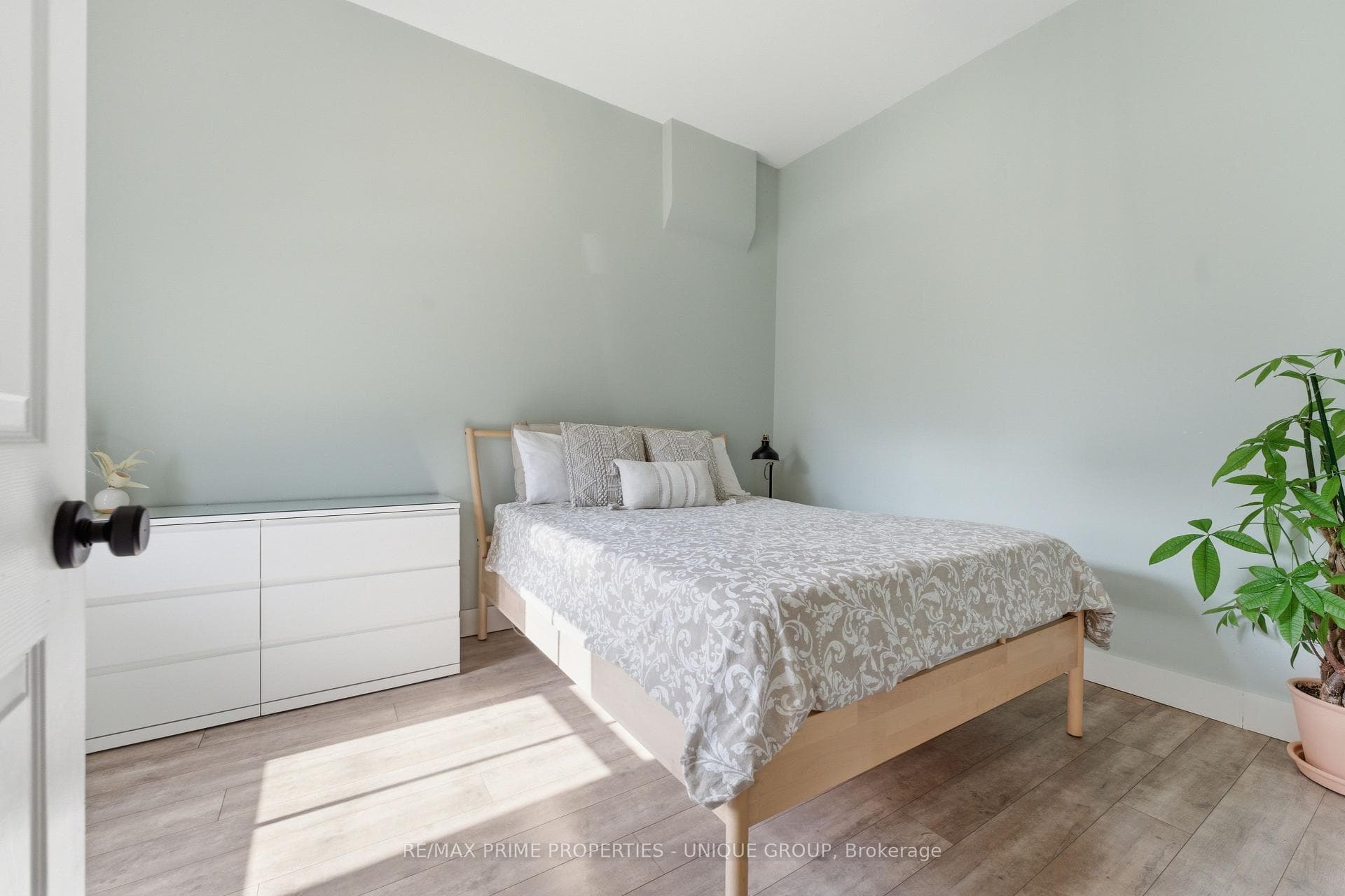 123 East Avenue photo 20
