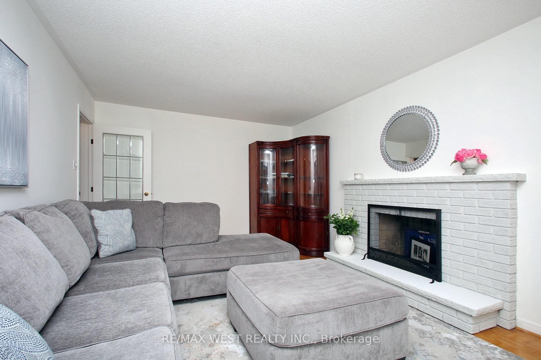 540 Louis Drive photo 19