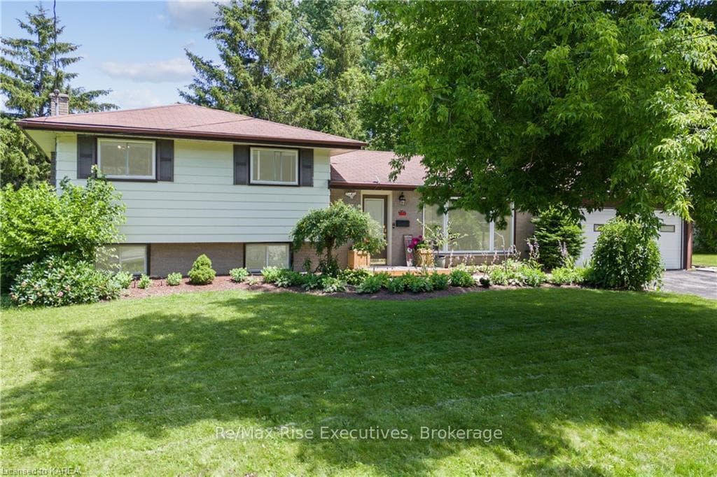 552 MONTROSE Road photo 1
