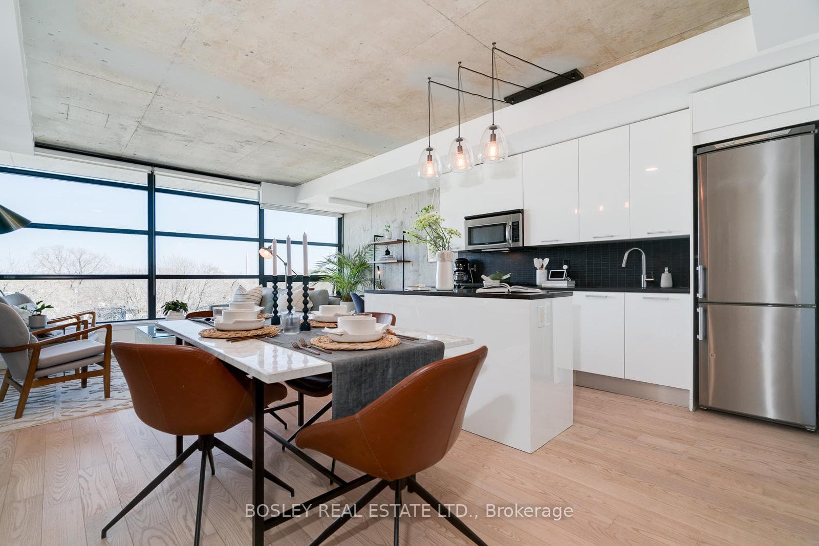 Dining/Kitchen