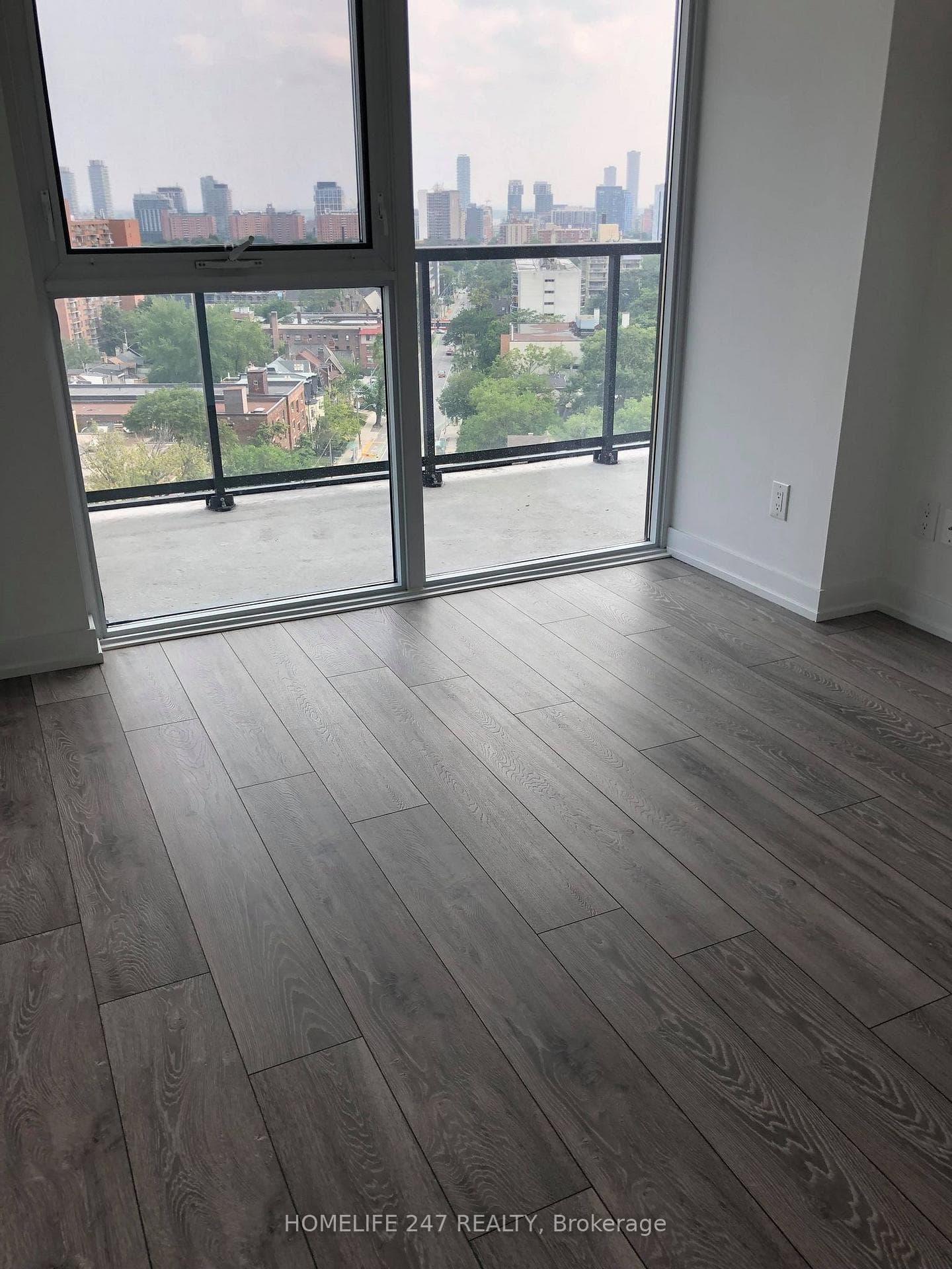 159 Wellesley Street Unit 1005 photo 6