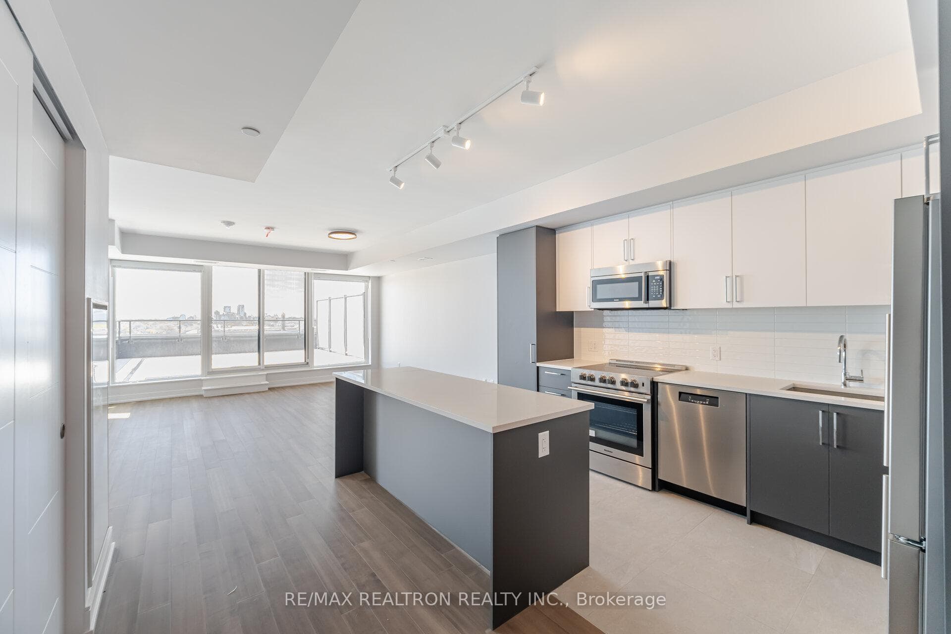 664 Spadina Avenue Unit 1007 photo 7