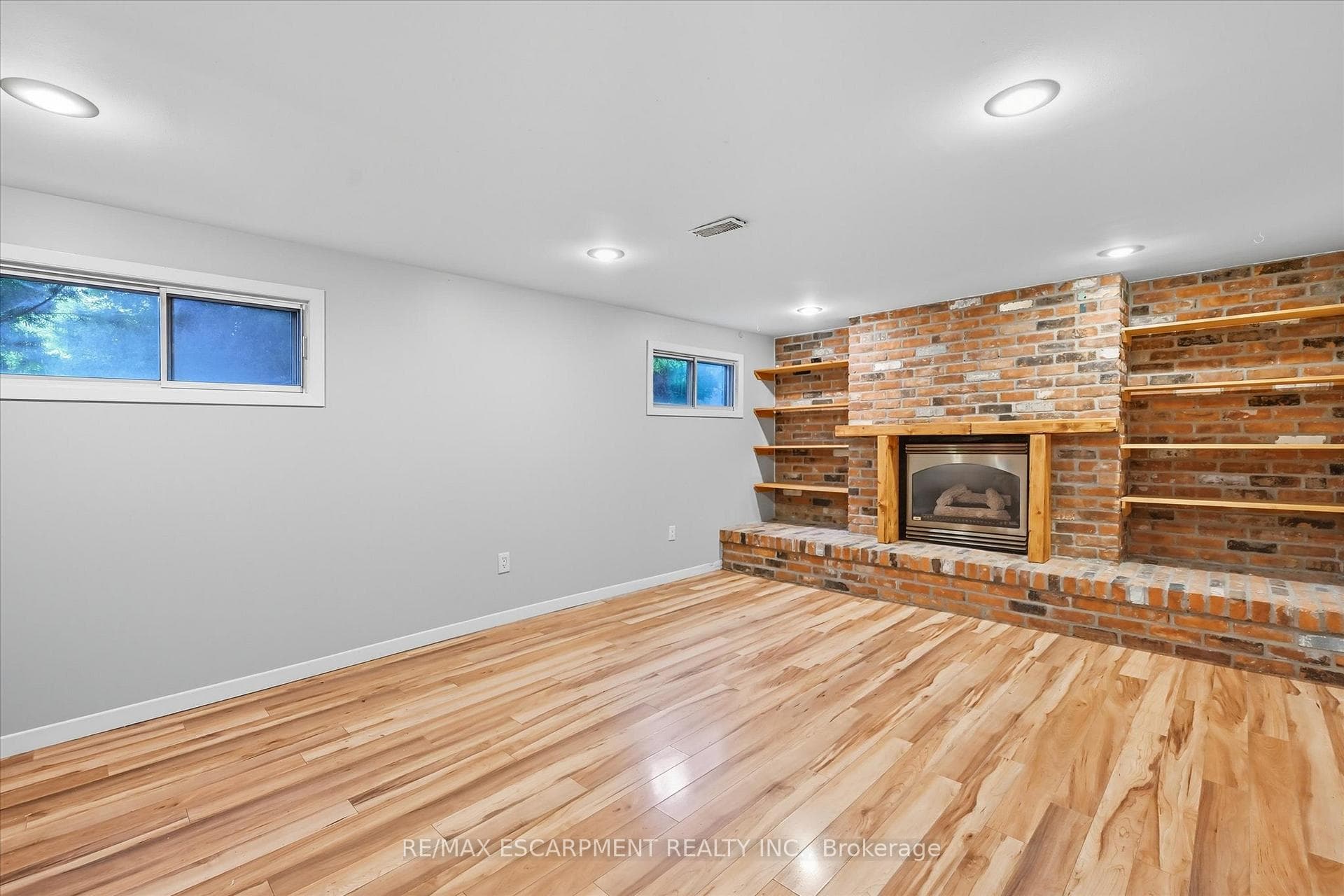 966 UPPER SHERMAN Avenue photo 31