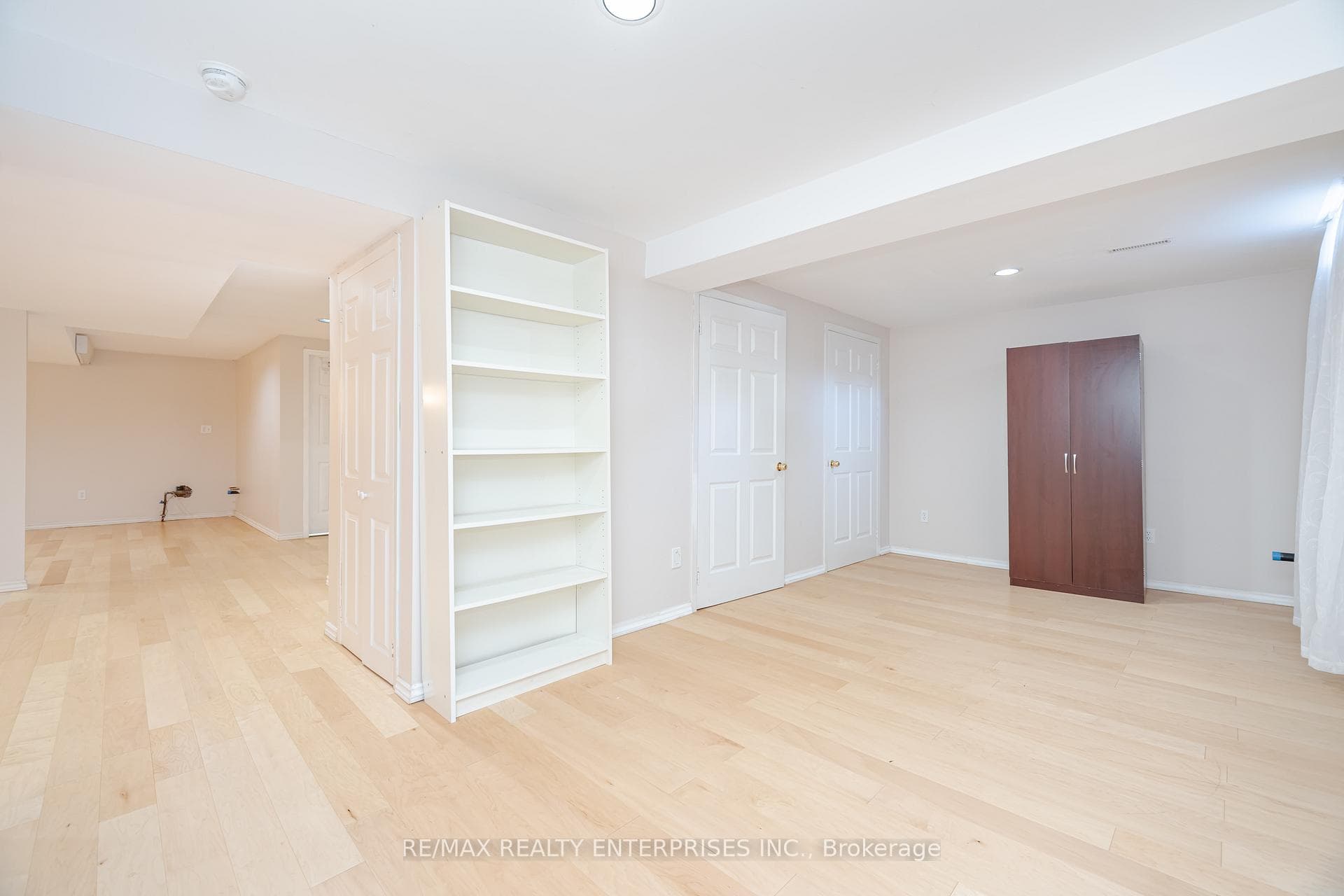 27 Corby Road photo 31