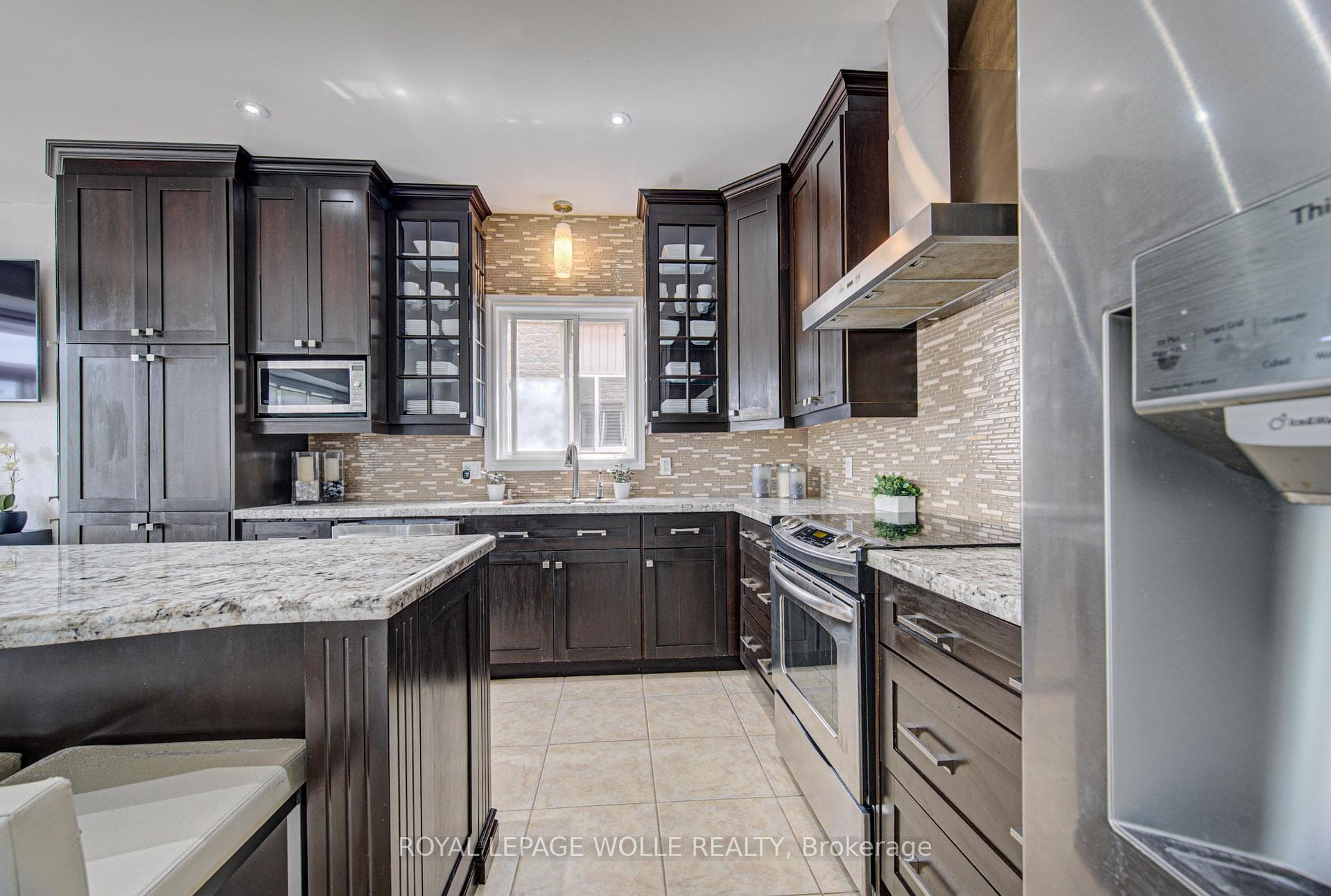 37 Davinci Boulevard photo 13
