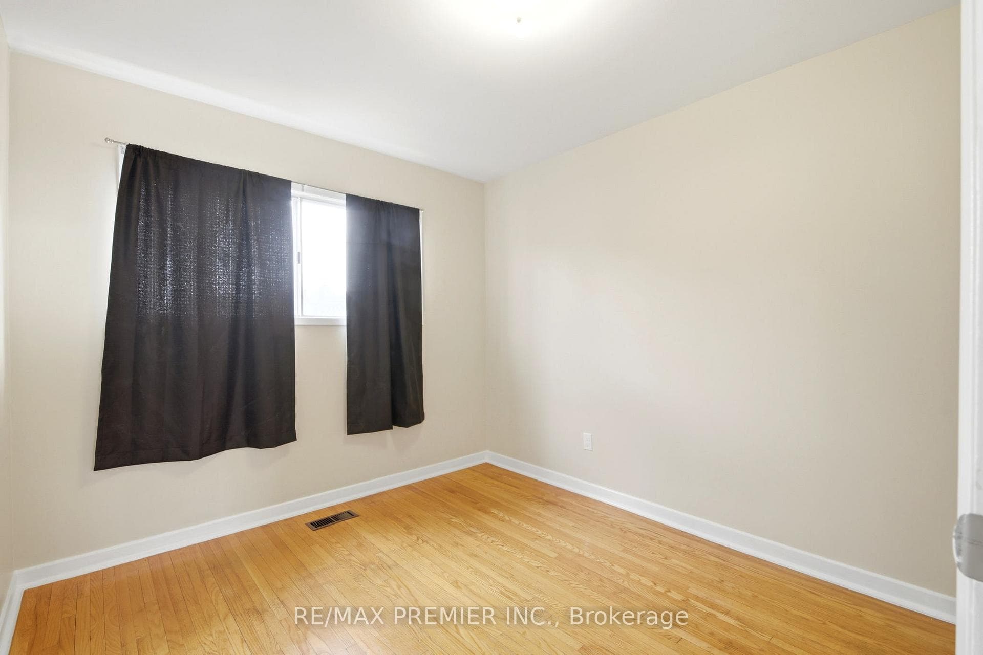 55 Plunkett Road photo 16