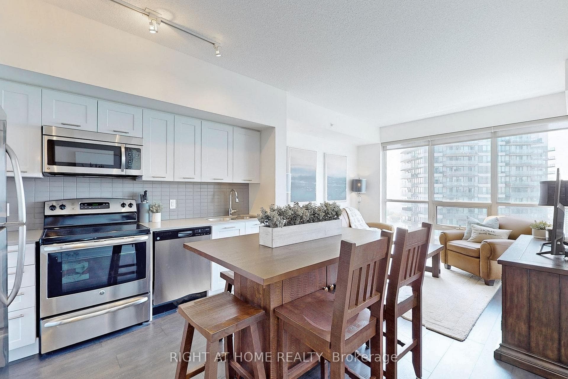 2212 Lake Shore Boulevard Unit 3605 photo 7