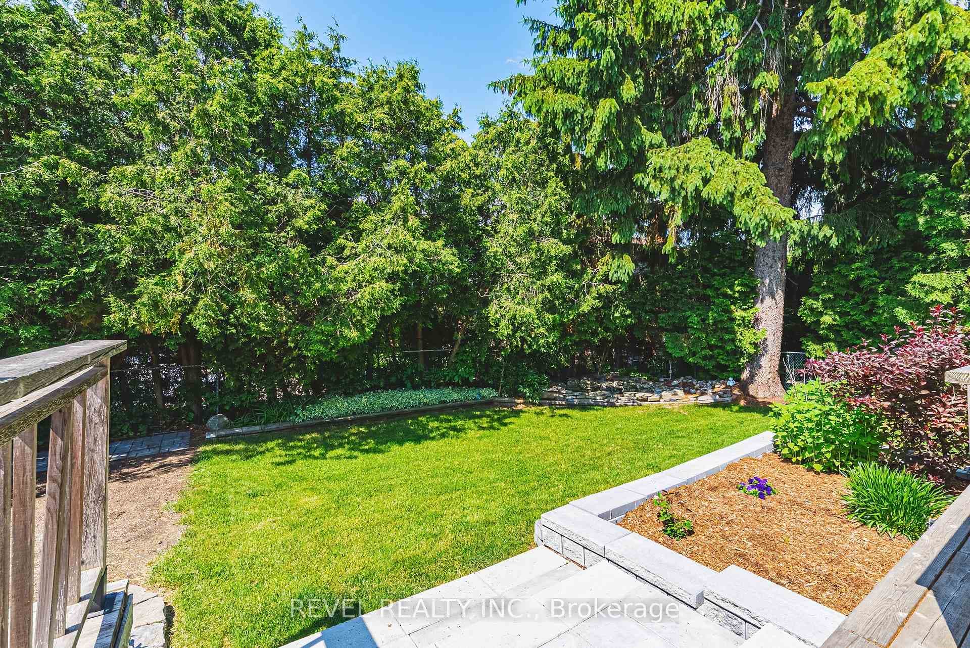 2546 Robinson Street photo 43