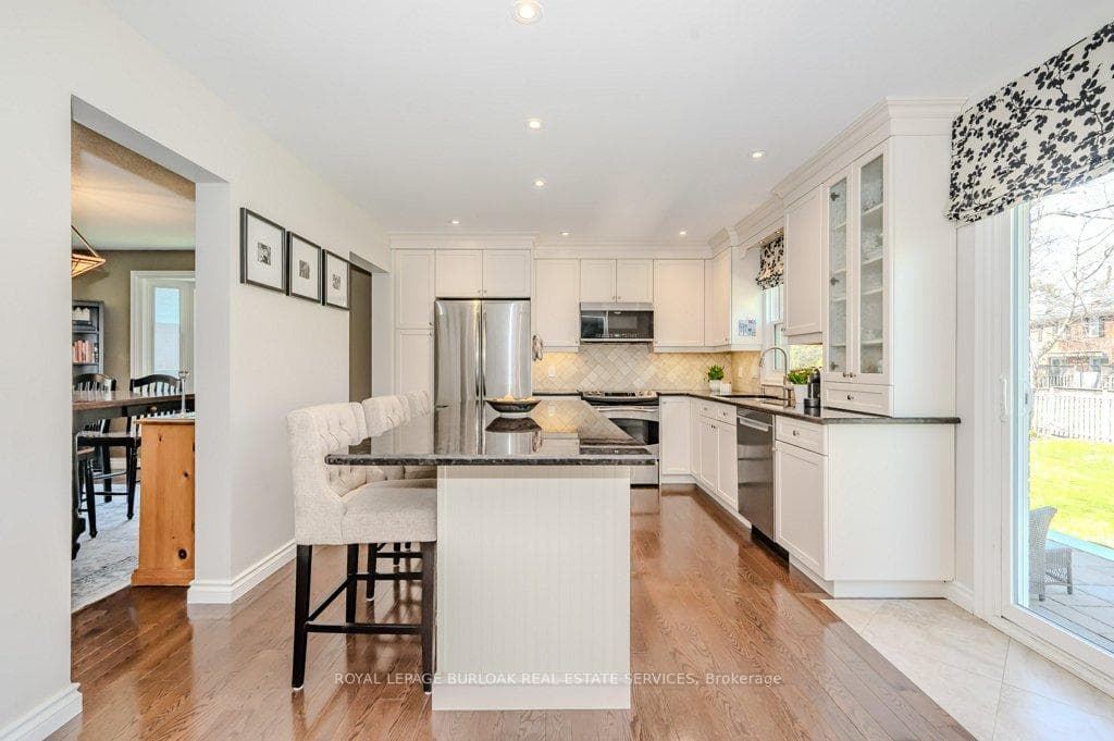 573 Barons Court photo 7