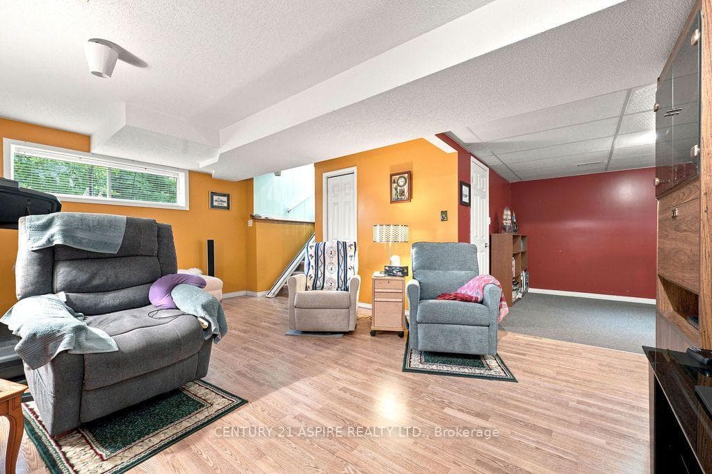 23 Cardinal Crescent photo 22