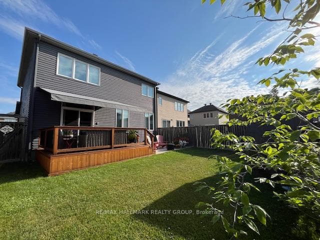 558 Genevriers Street photo 36