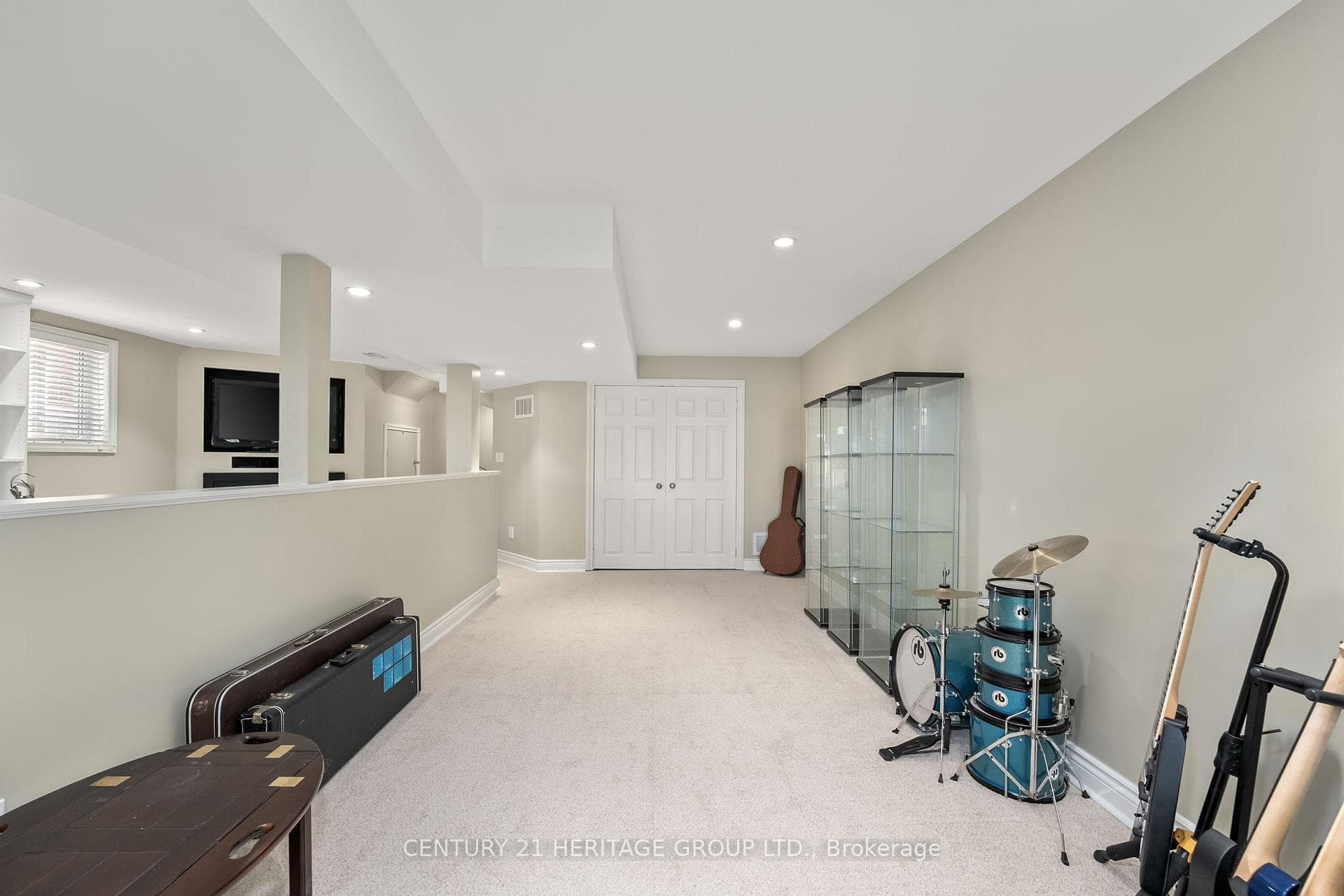 69 Smith Street photo 28