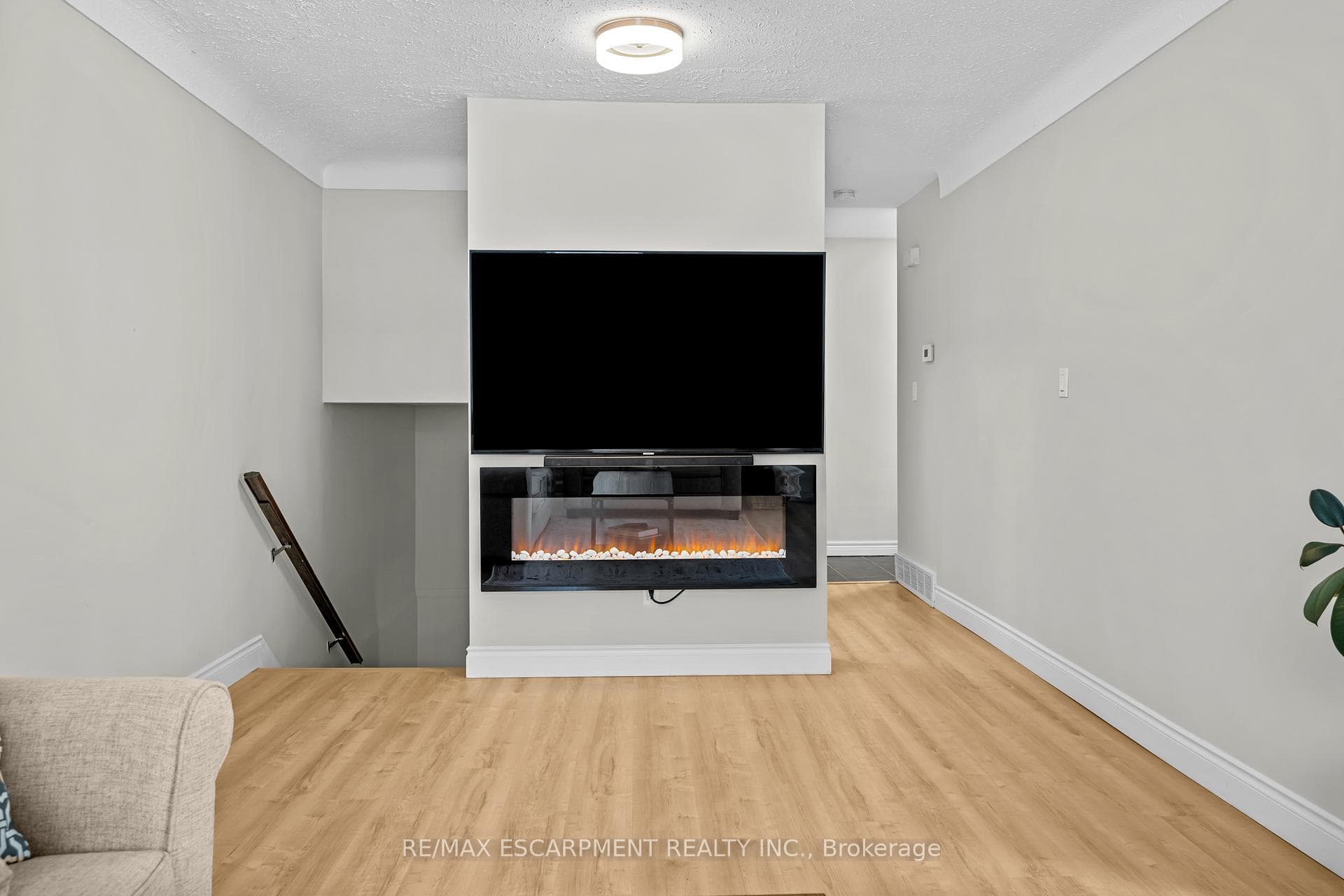 6427 Townline Road Unit 1 photo 19