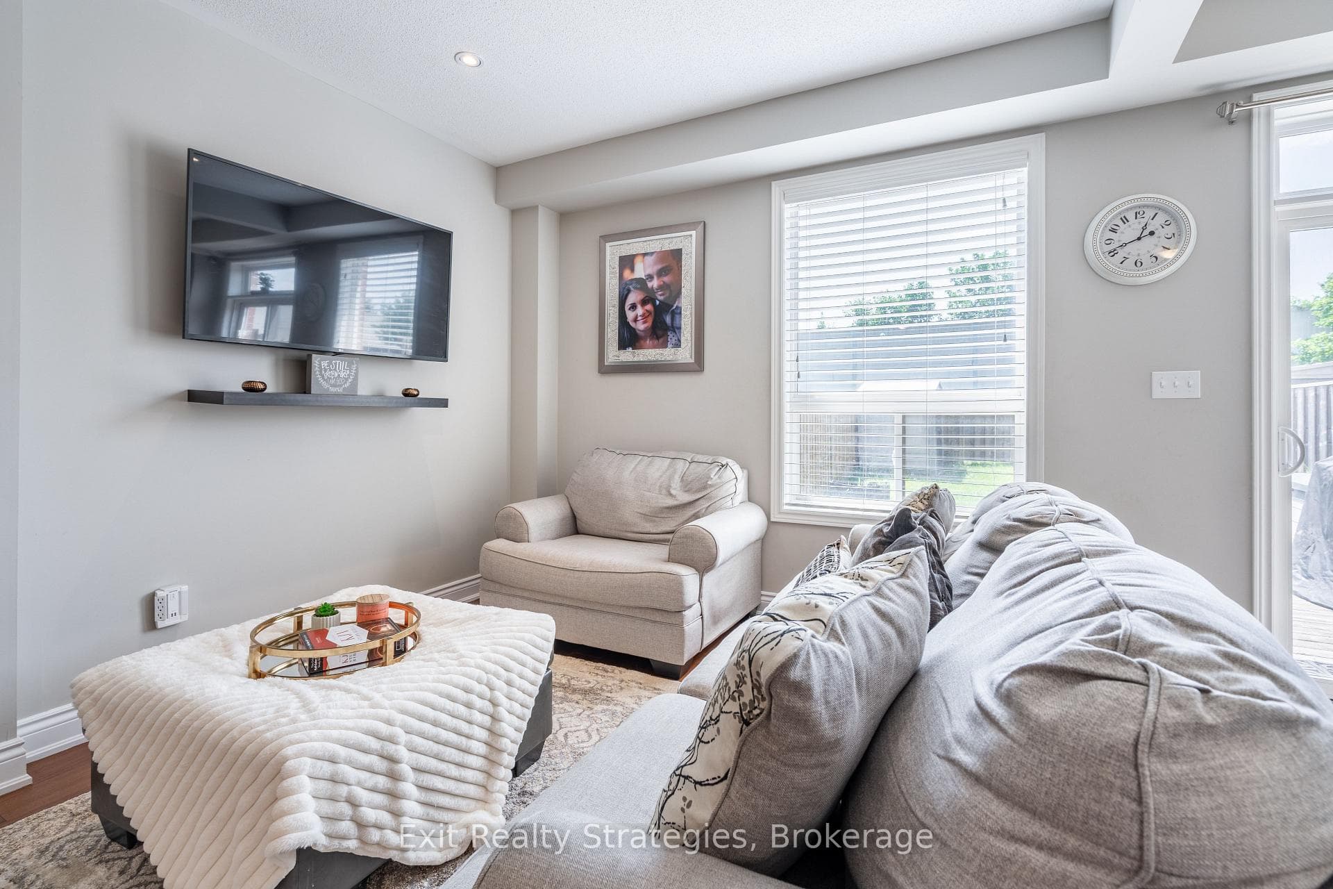 15 Marina Point Crescent photo 13
