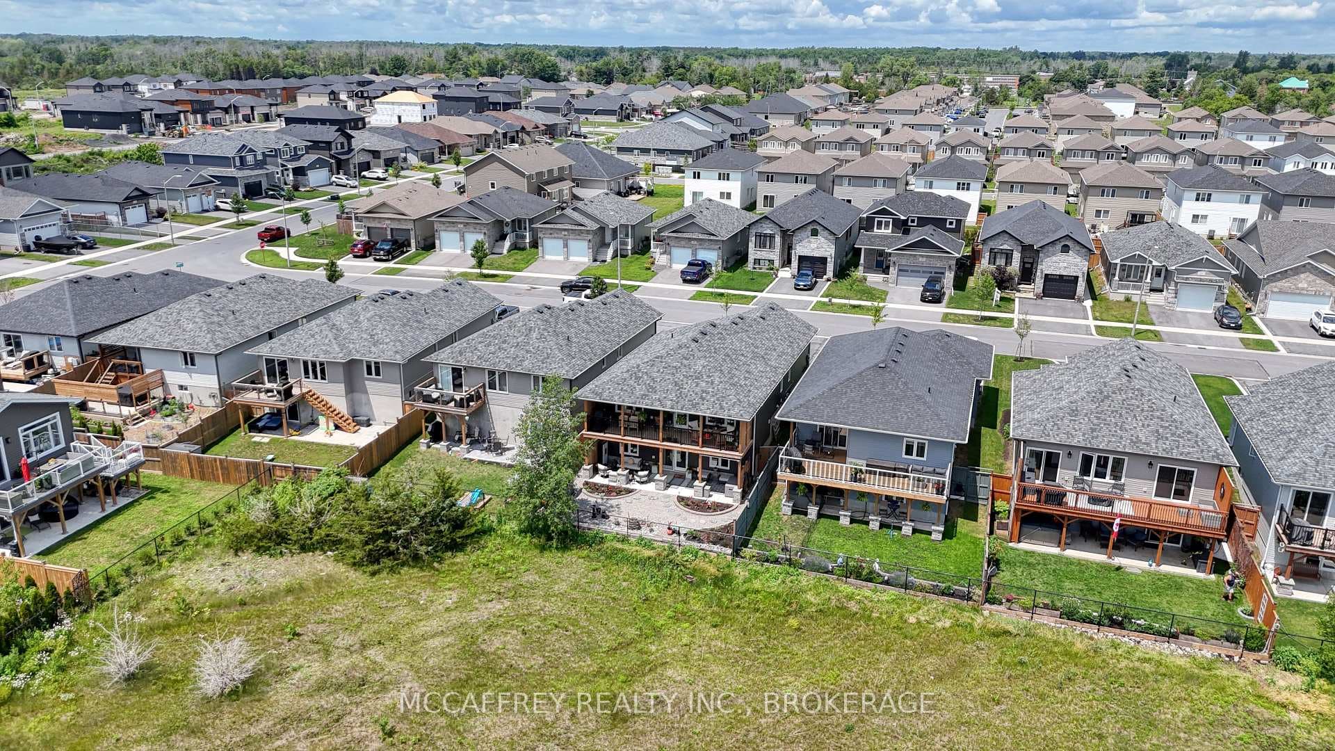 138 Brennan Crescent photo 43