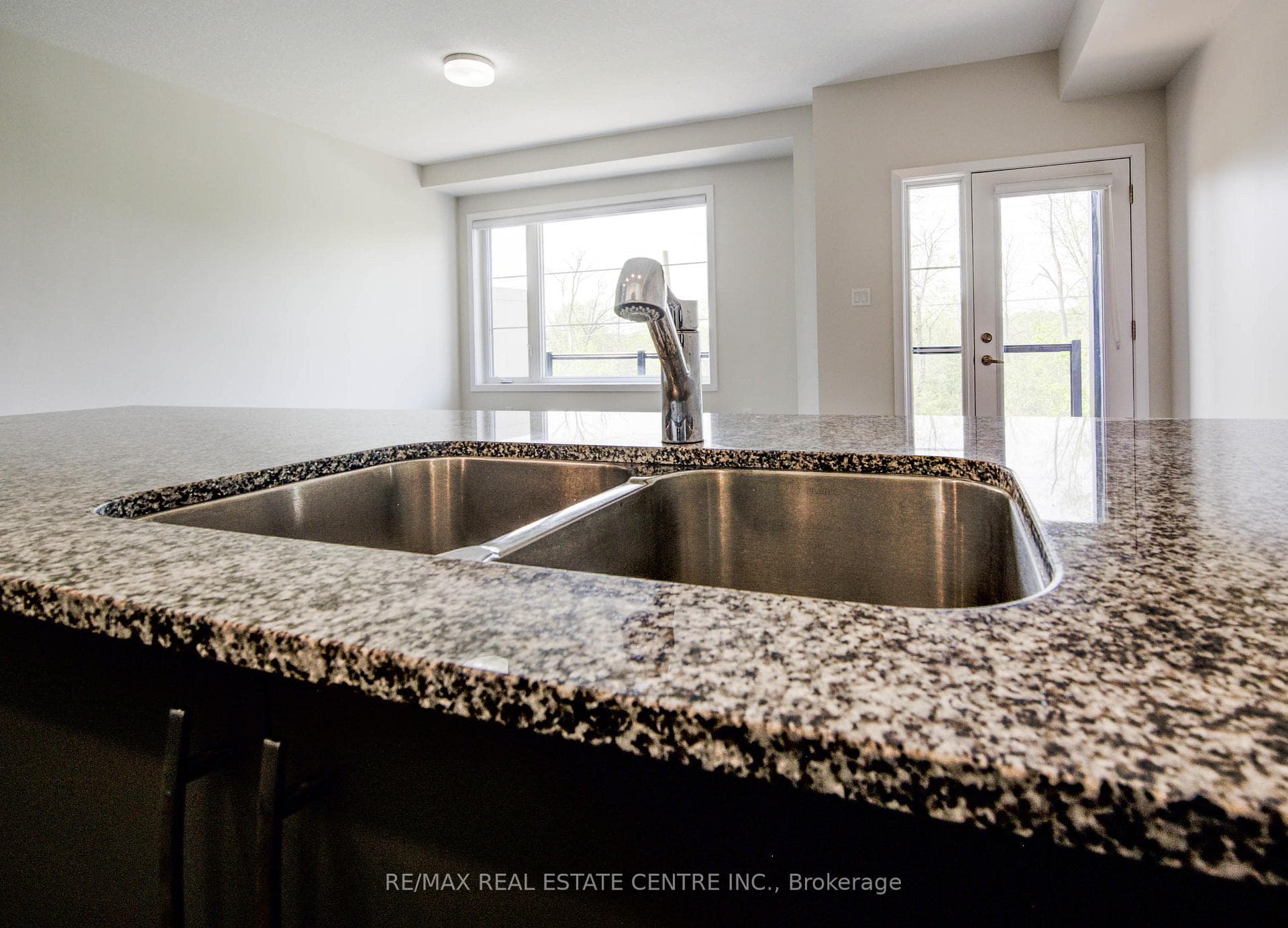 350 River Road Unit 7 photo 8