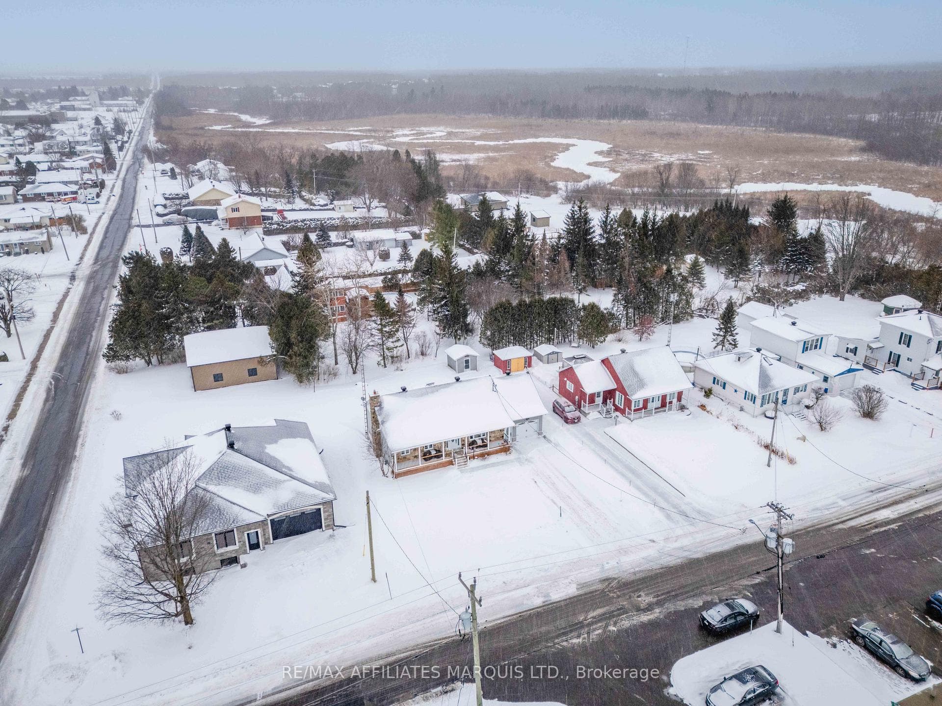 20322 Lochiel Street photo 43