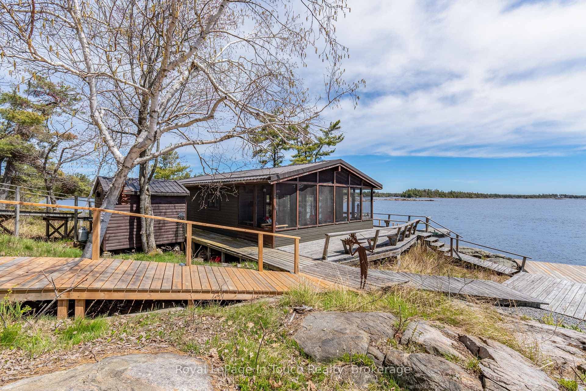 5 B202 Barnicke Island photo 5