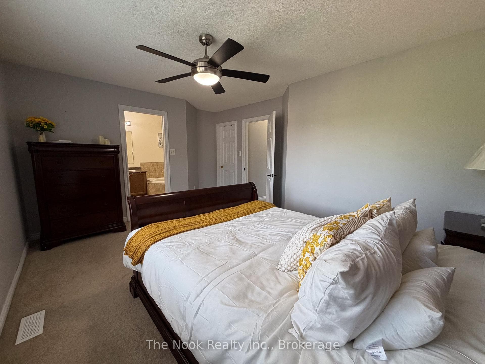 10 Broome Avenue photo 34