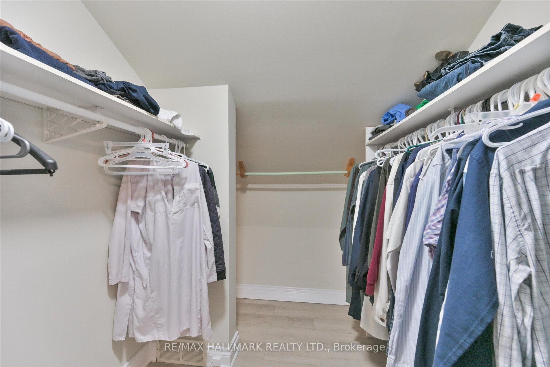13918 Leslie Street photo 22