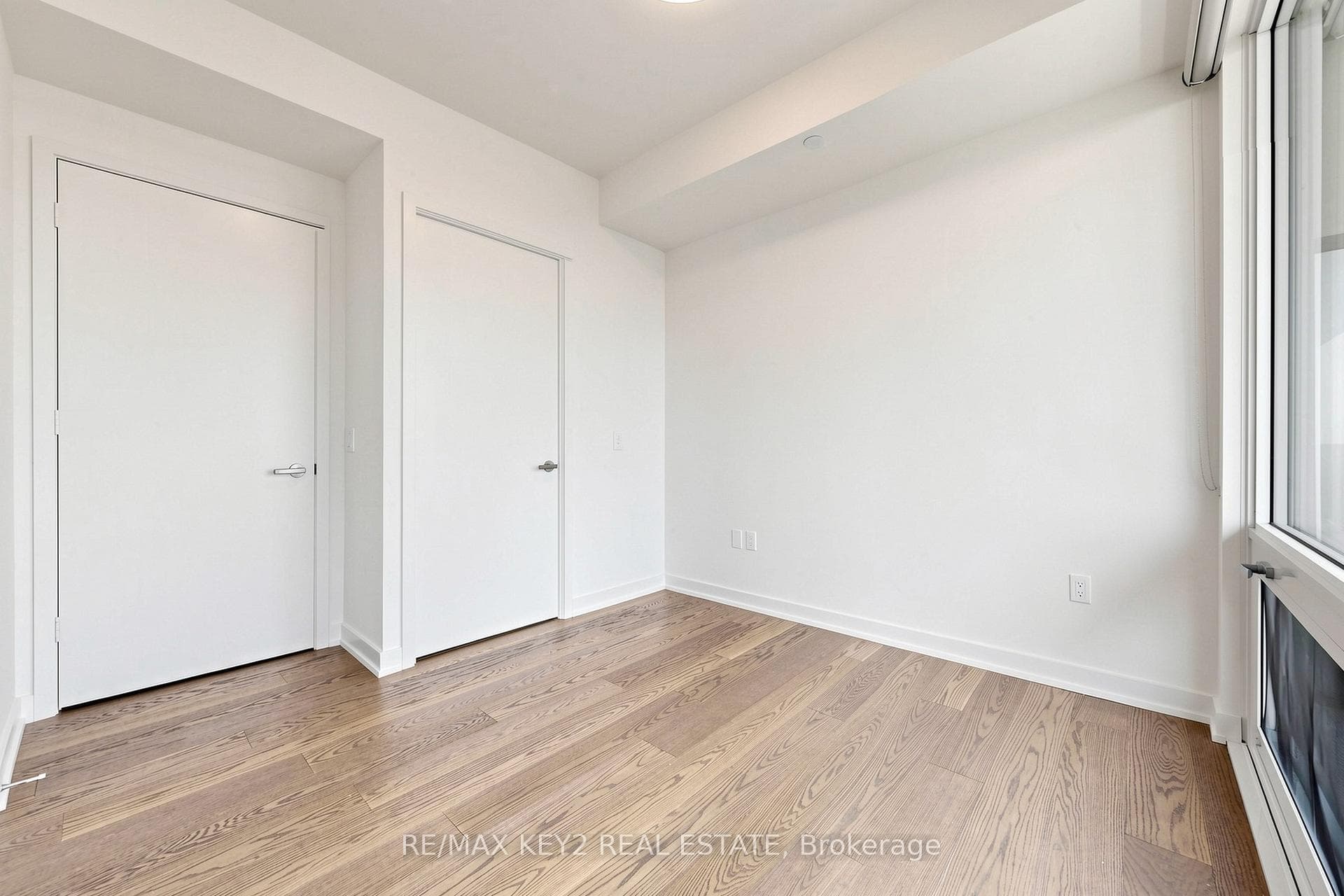 448 Burnhamthorpe Road Unit 4708 photo 21