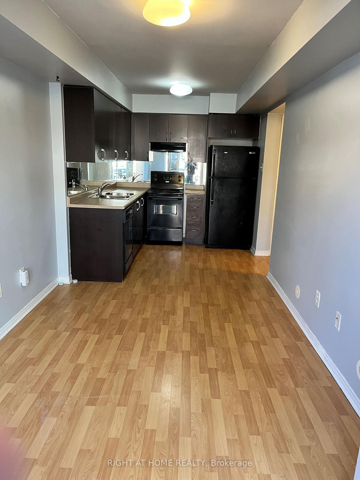 4975 Southampton Drive Unit 323 photo 4