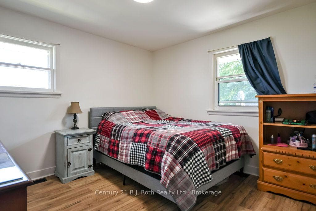 449 Irwin Street photo 13