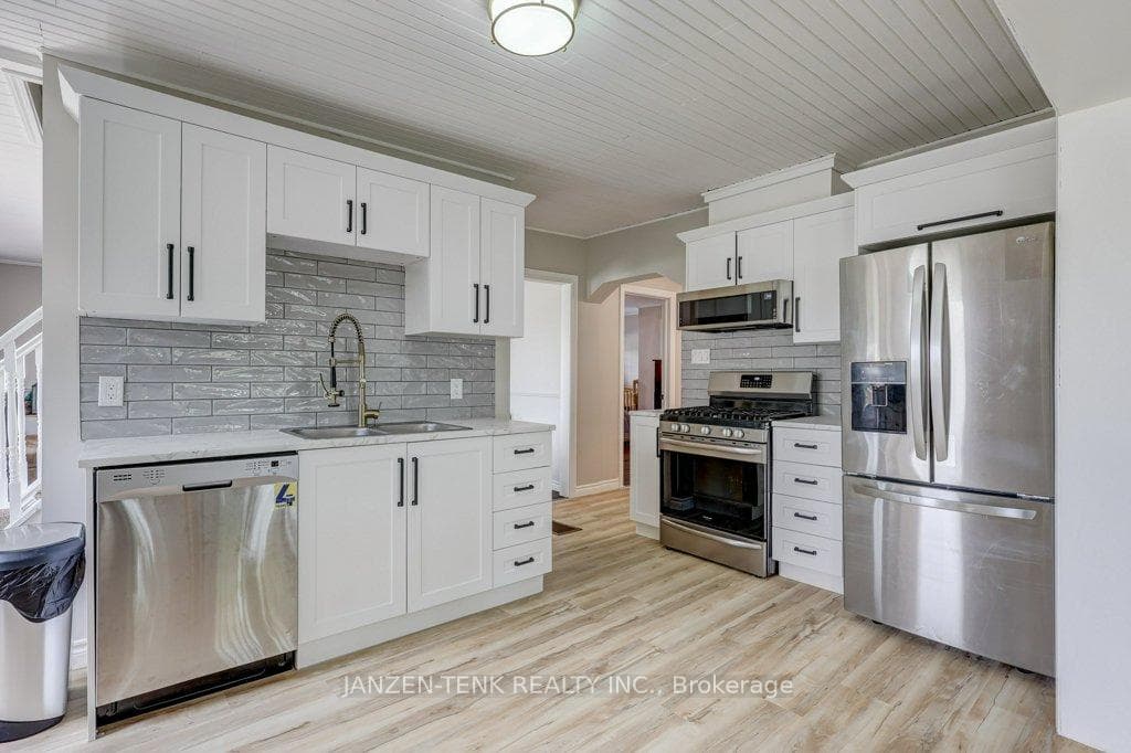 9240 Richmond Road photo 7