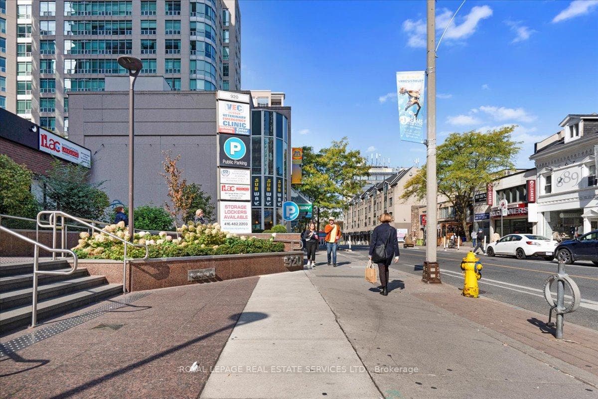 914 Yonge Street Unit 1214 photo 16