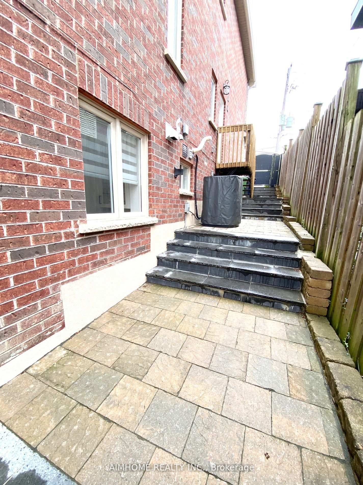 225 Maxwell Street Unit (Lower) photo 3