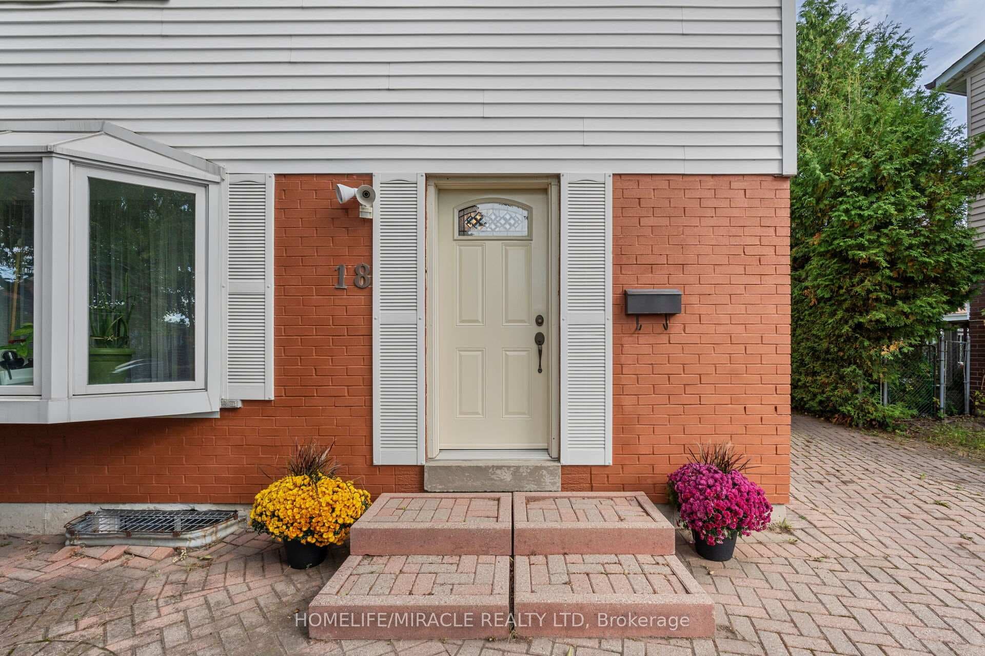18 Snowball Crescent photo 2