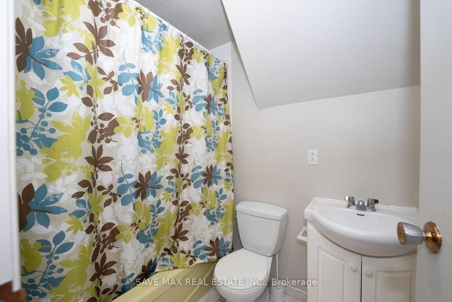 62 Moregate Crescent photo 35