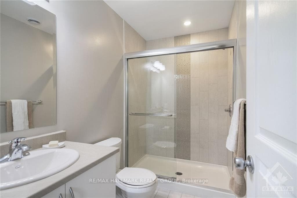 192 SPRINGBEAUTY Avenue Unit 3 photo 25